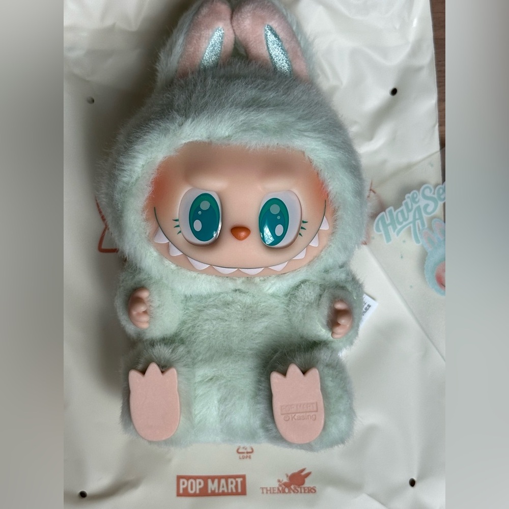 PopMart Labubu Have a Seat “Ququ”